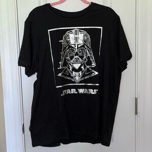 NWOT Men’s Disney Parks Star Wars Darth Vader Black Tee with Silver Design Sz L